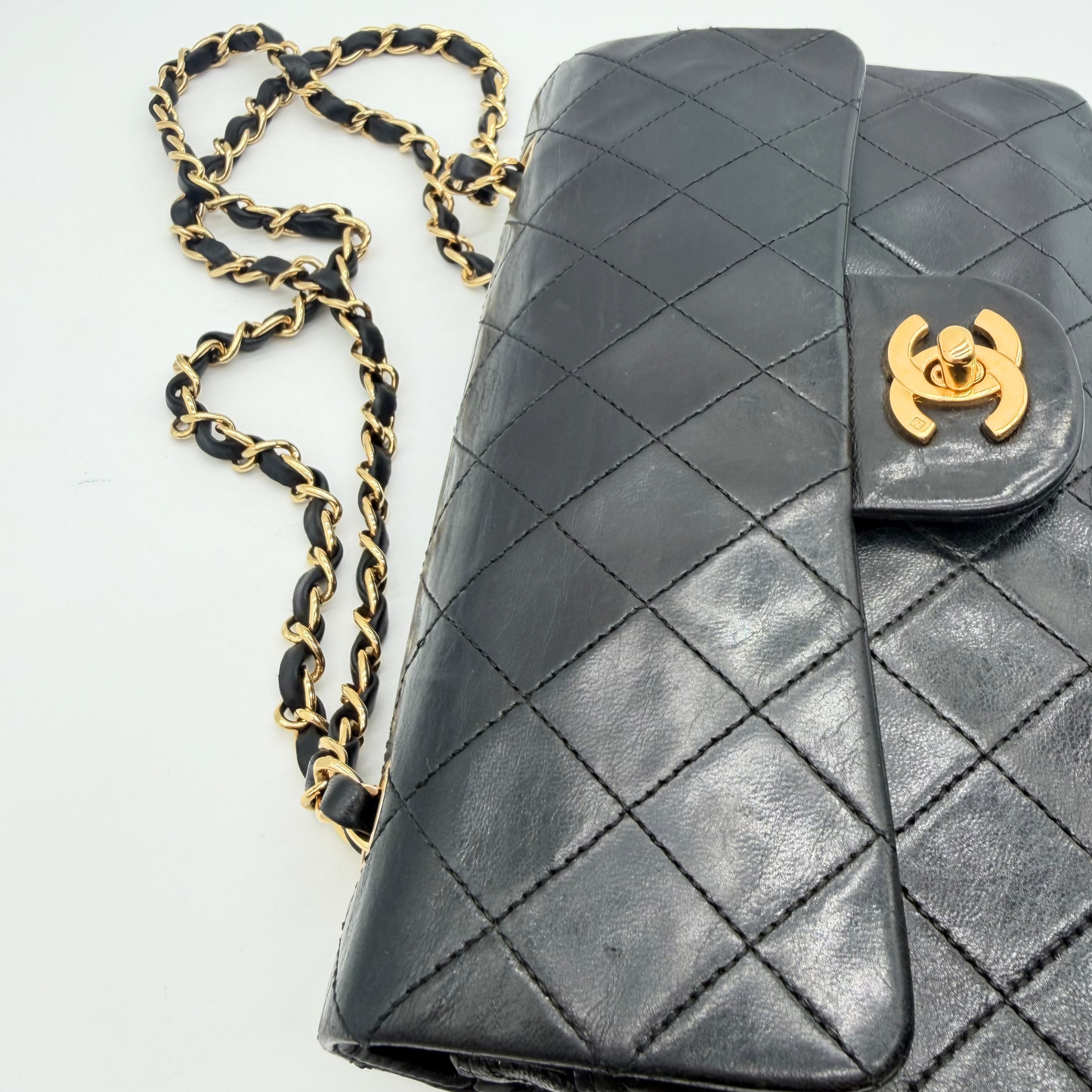 Chanel – Timeless Double Flap 23 cm Cuir Matelassé Noir