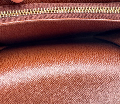 Louis Vuitton – Porte-Monnaie / Portefeuille Monogram