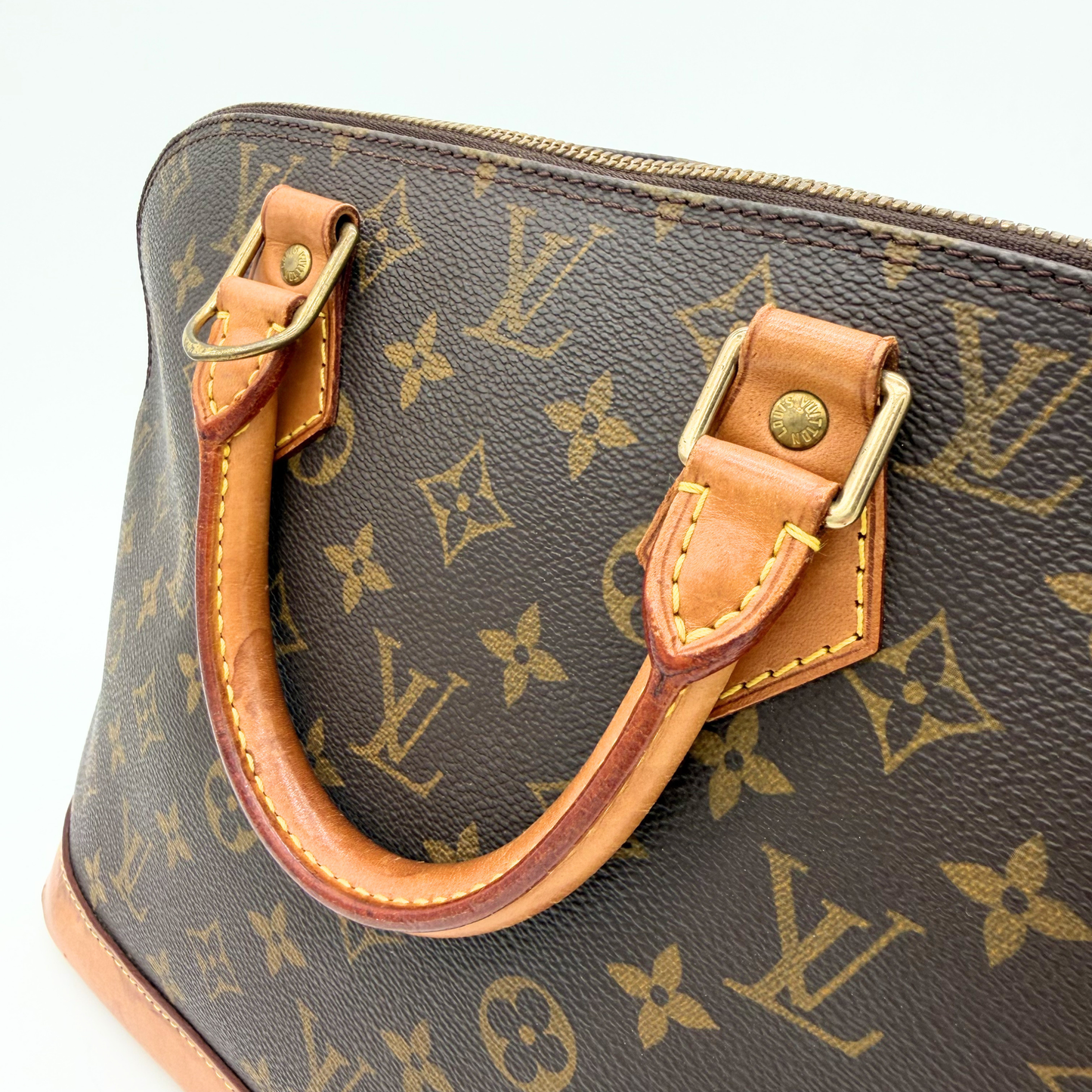 Louis Vuitton Alma MM Monogram