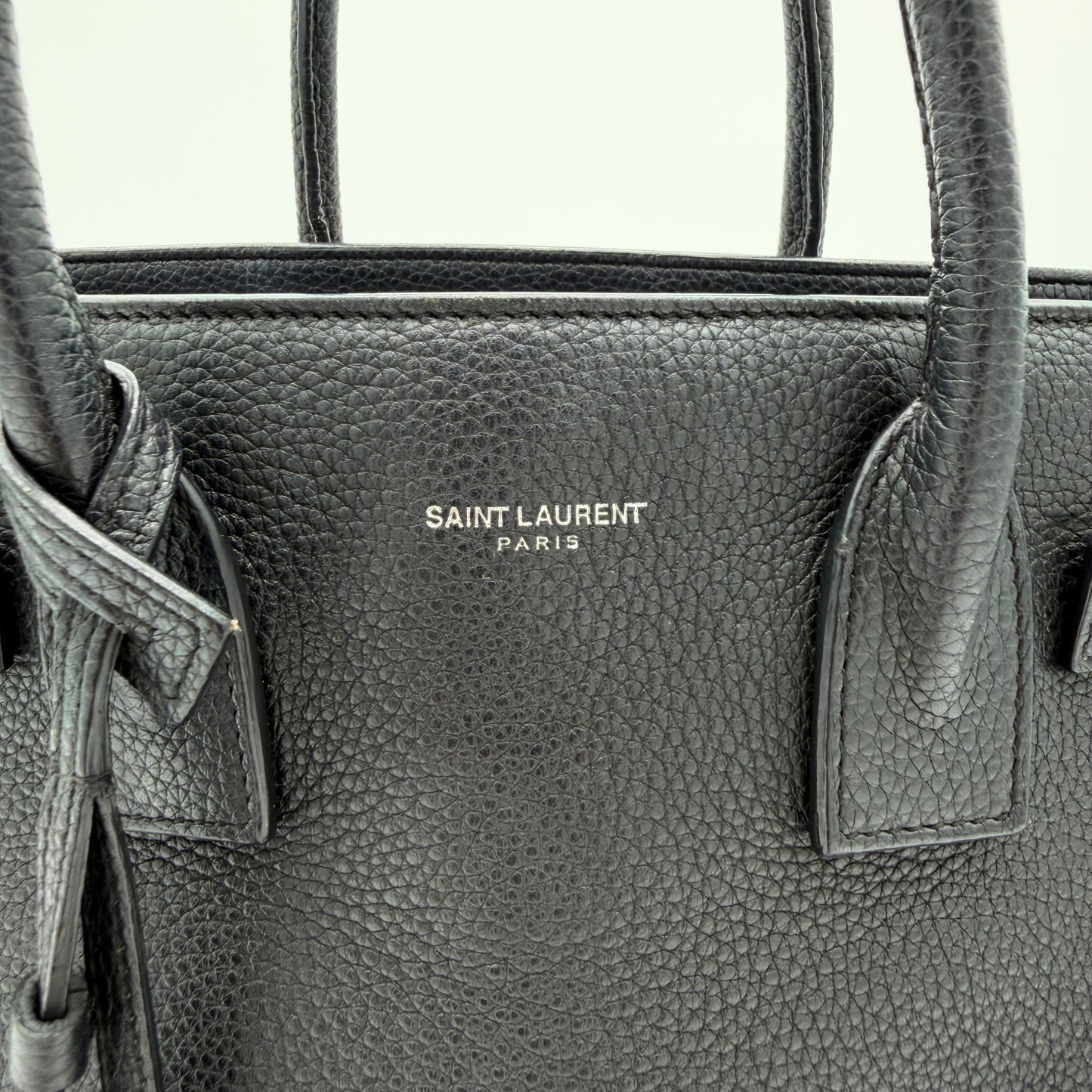 Saint Laurent – Baby Sac de Jour Cuir Grainé Noir