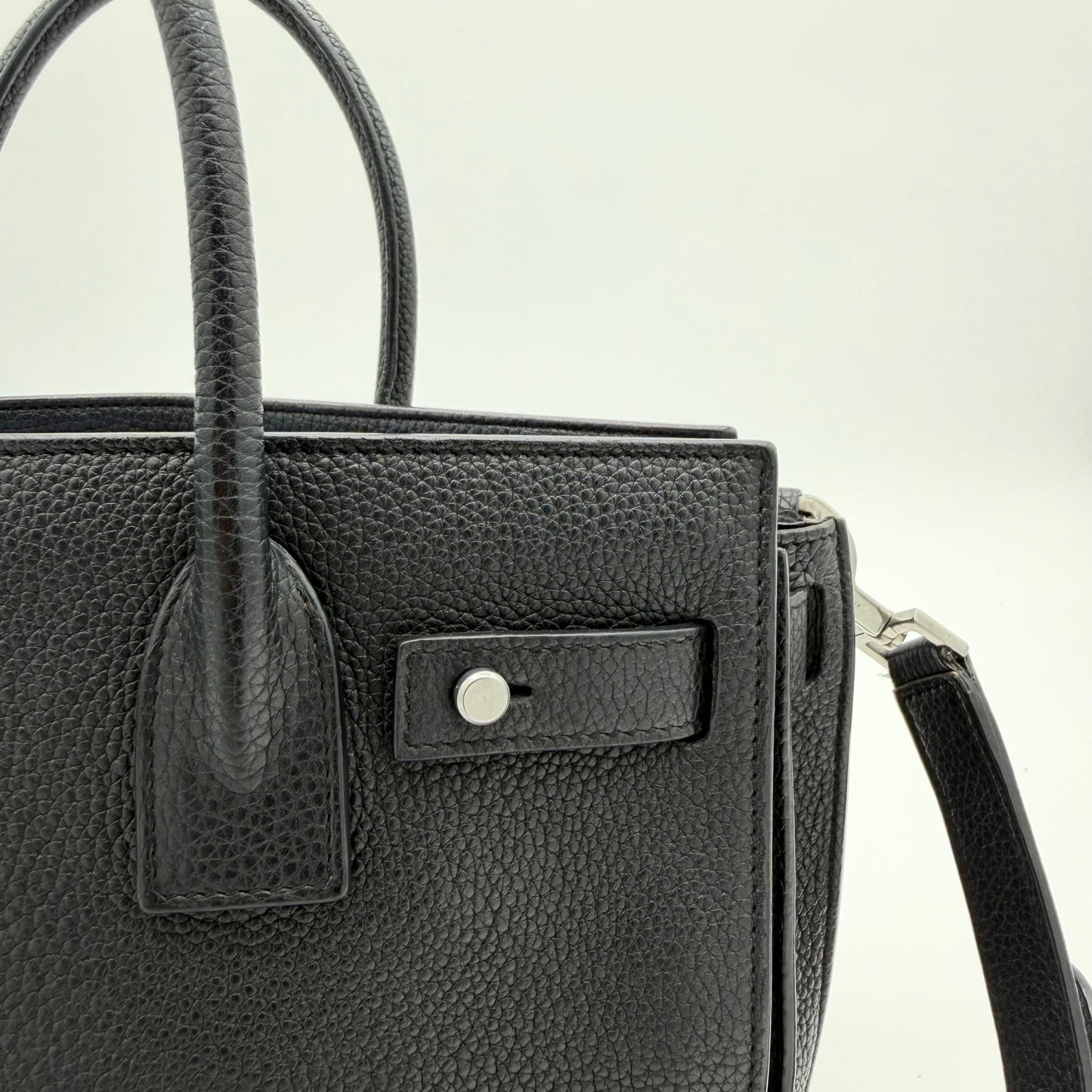 Saint Laurent – Baby Sac de Jour Cuir Grainé Noir