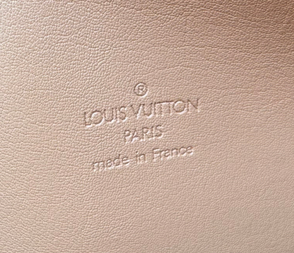 Louis Vuitton – Papillon Vernis Beige