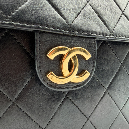 Chanel - Sac à Rabat Cuir Matelassé CC Doré Vintage