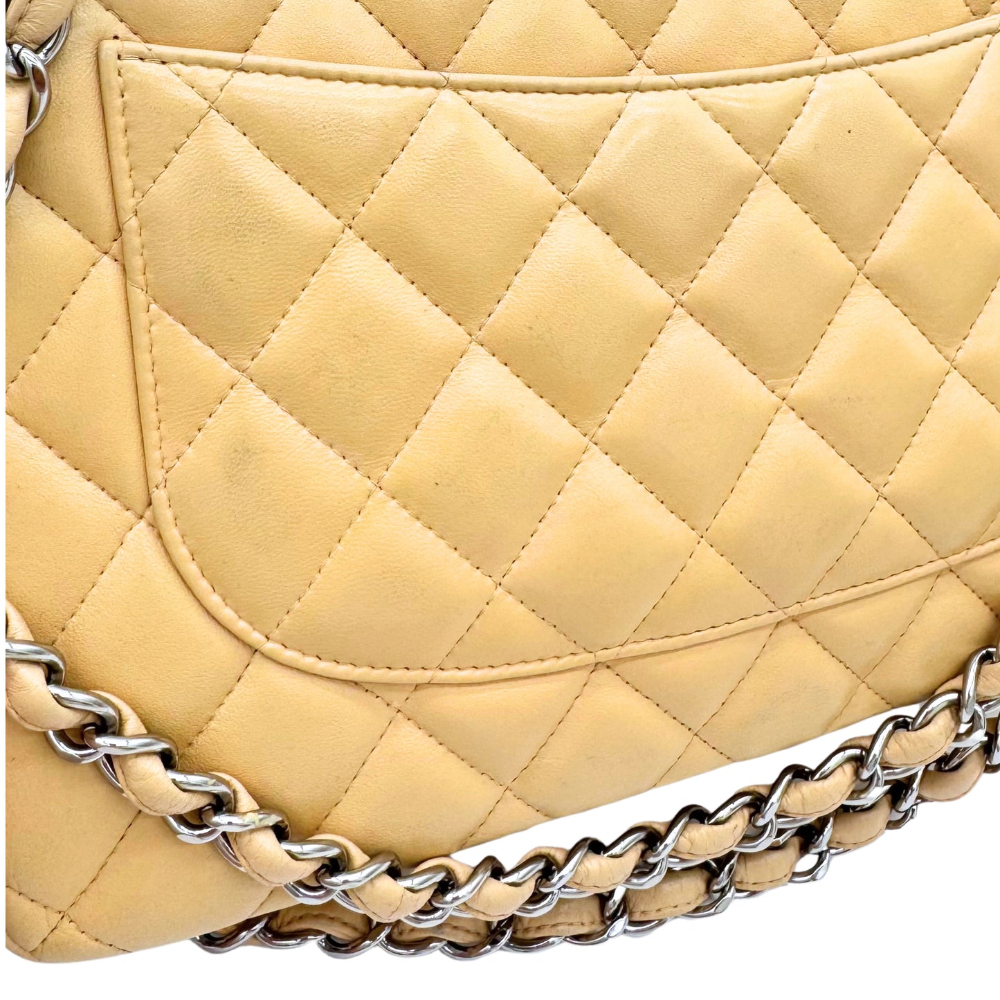Chanel – Timeless Jumbo Double Flap 30 cm Cuir d’Agneau Beige