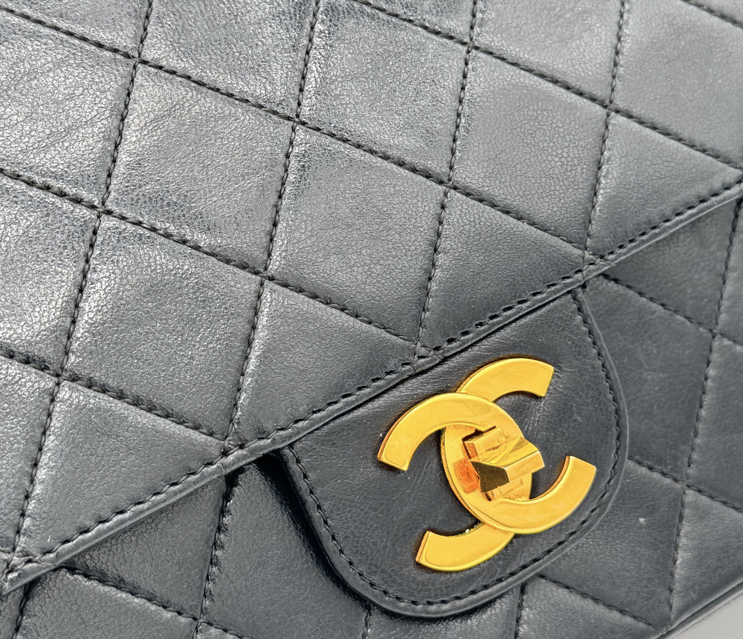 Chanel – Timeless Classique Double Flap