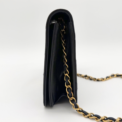 Chanel – Mademoiselle 23 cm Cuir Matelassé Noir