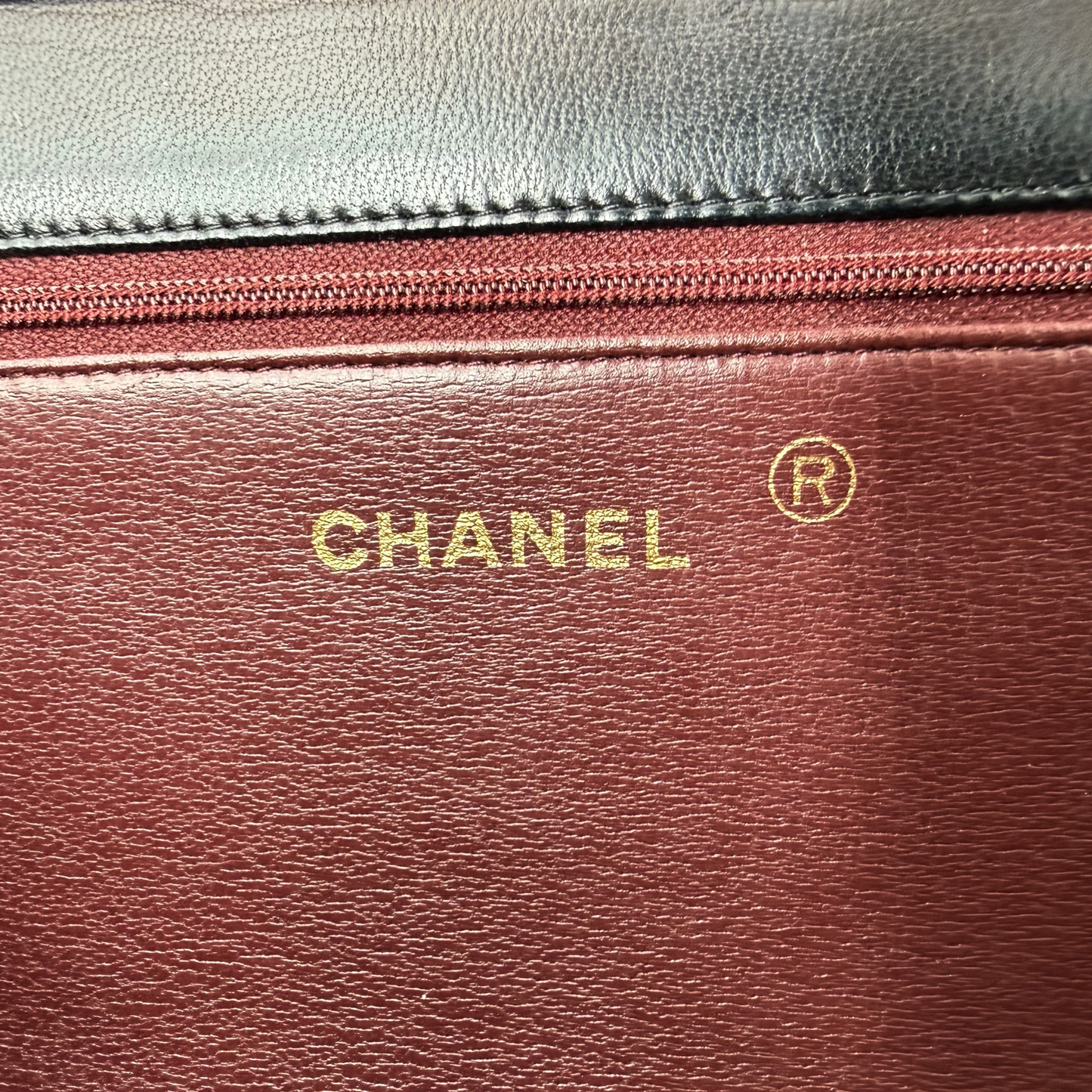 Chanel - Sac à Rabat Cuir Matelassé CC Doré Vintage