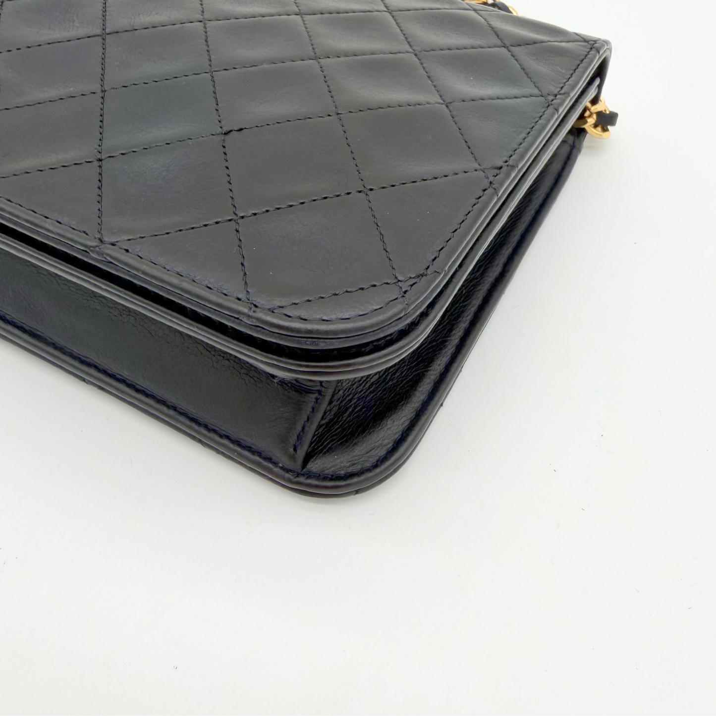 Chanel – Mademoiselle 23 cm Cuir Matelassé Noir