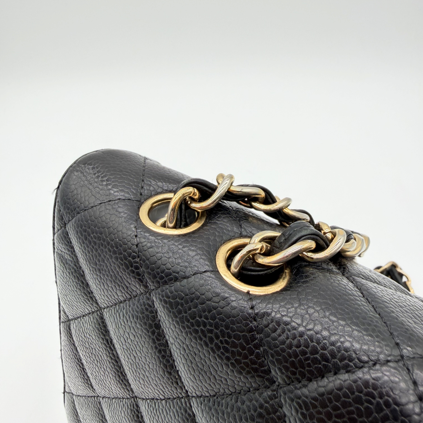 Chanel – Timeless Jumbo Simple Flap 30 cm Cuir Caviar Noir Doré