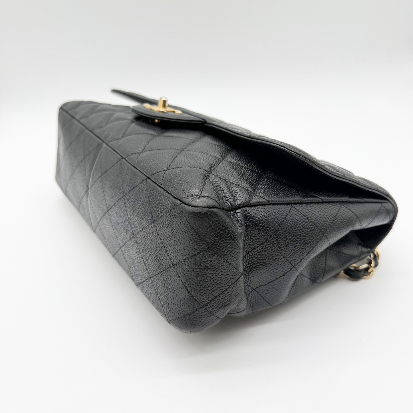 Chanel – Timeless Jumbo Simple Flap 30 cm Cuir Caviar Noir Doré