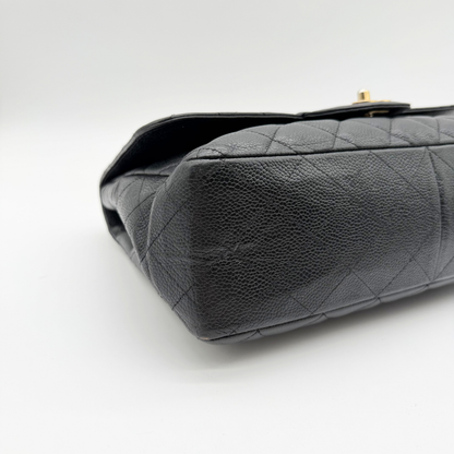 Chanel – Timeless Jumbo Simple Flap 30 cm Cuir Caviar Noir Doré