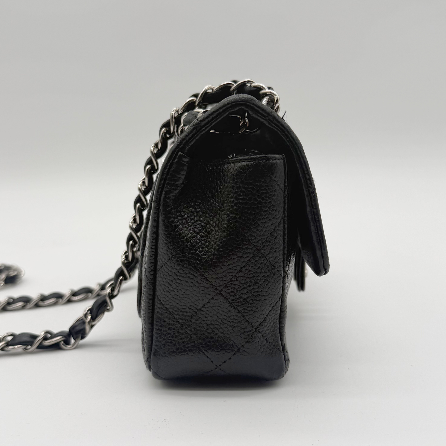 Chanel – Mini Timeless Matelassé 20 cm Cuir Caviar Noir