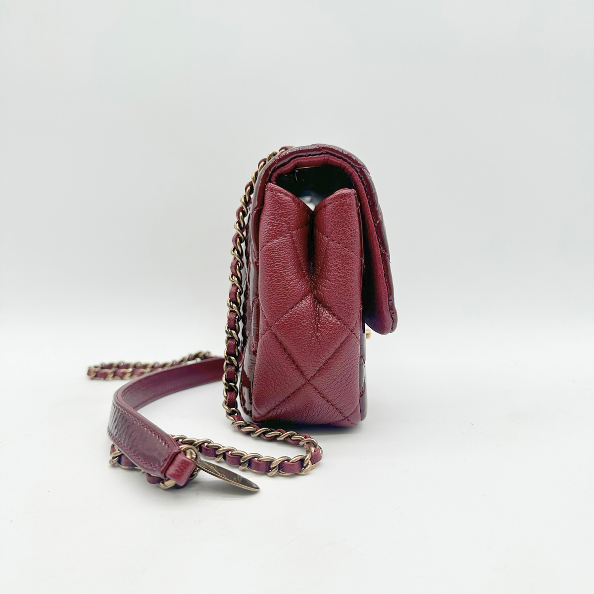 Chanel – Matelassé Cuir Verni Bordeaux
