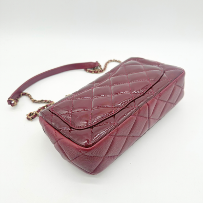 Chanel – Matelassé Cuir Verni Bordeaux