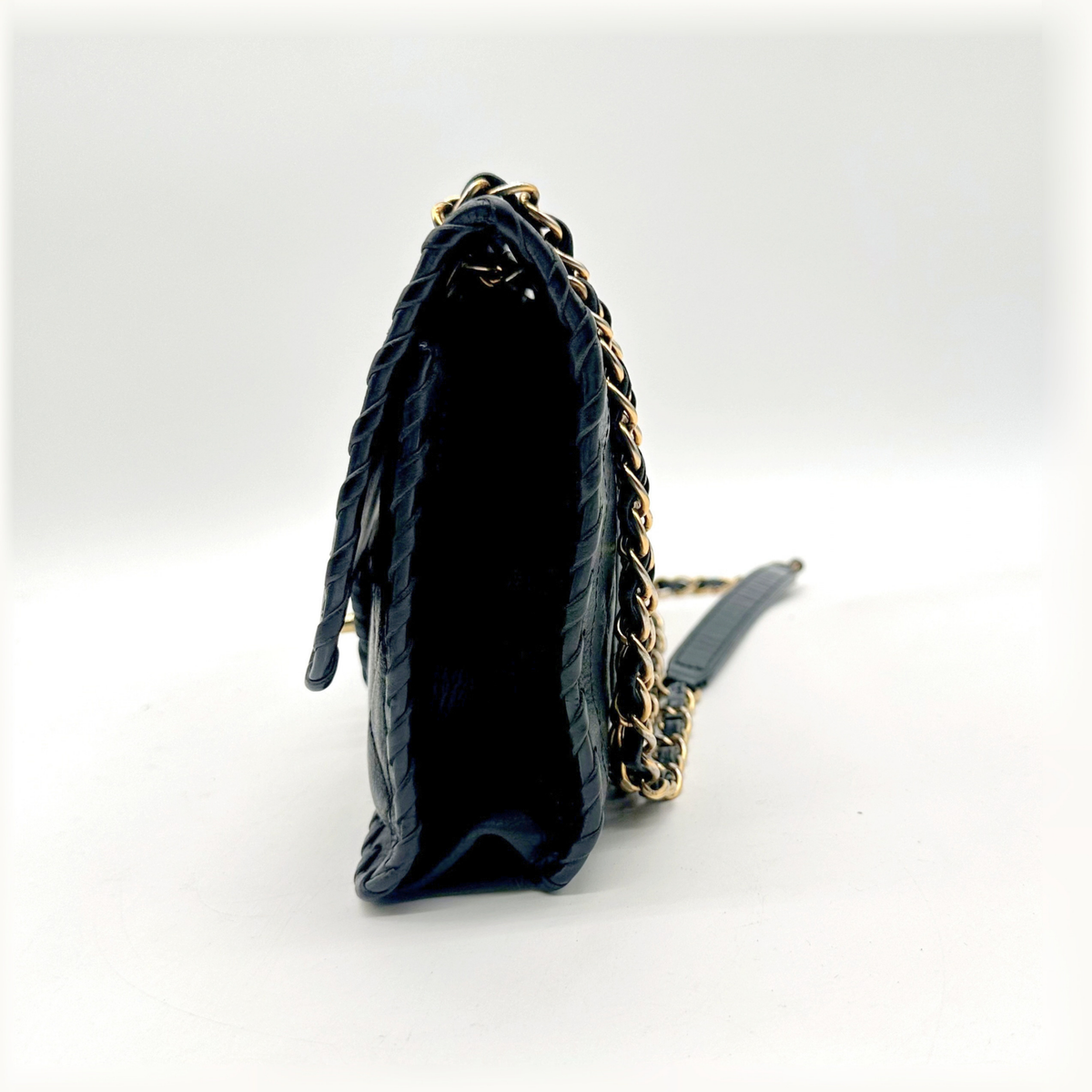 Chanel – Matelassé Cuir Noir
