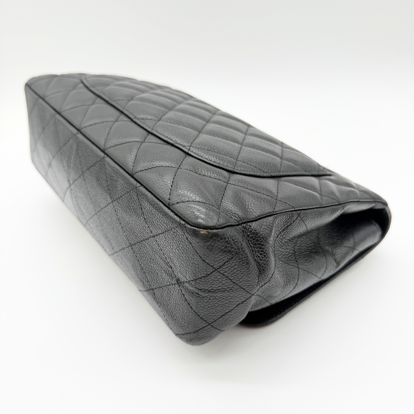 Chanel – Timeless Jumbo Simple Flap 30 cm Cuir Caviar Noir Doré