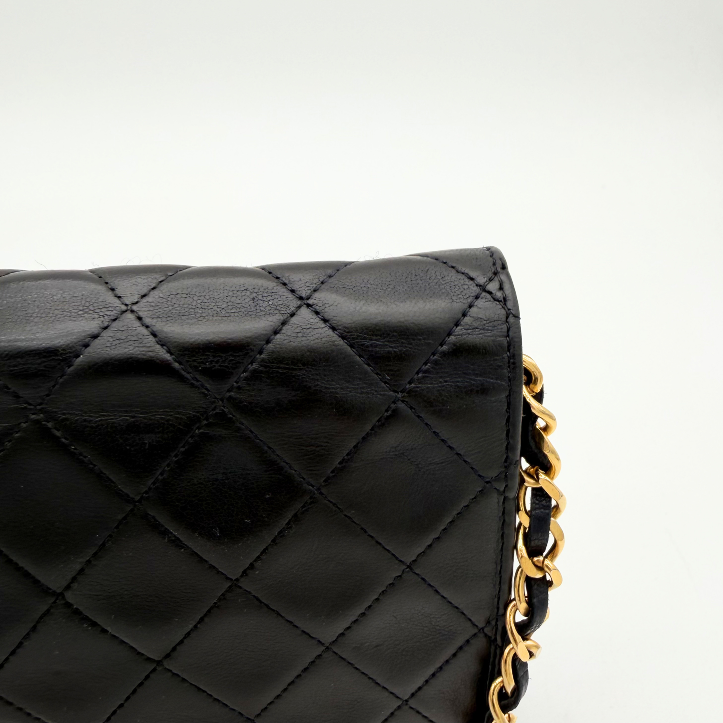 Chanel – Mademoiselle 23 cm Cuir Matelassé Noir