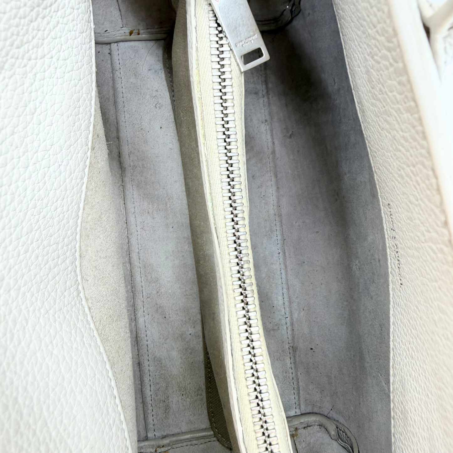 Saint Laurent – Sac de Jour Baby Blanc Cassé