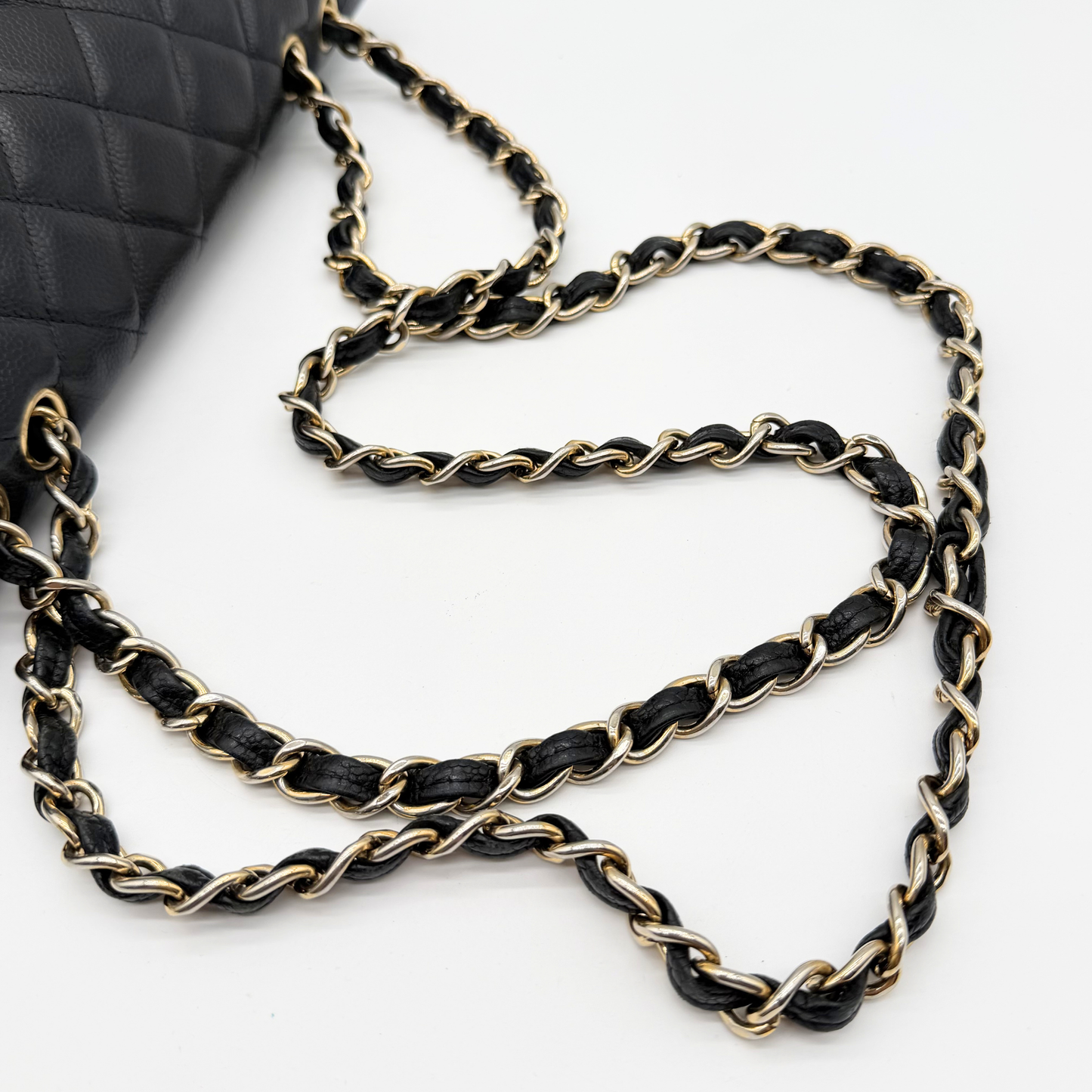 Chanel – Timeless Jumbo Simple Flap 30 cm Cuir Caviar Noir Doré