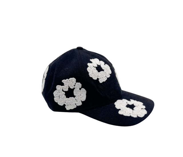 Casquette Denim Brodée – Fleurs Blanches