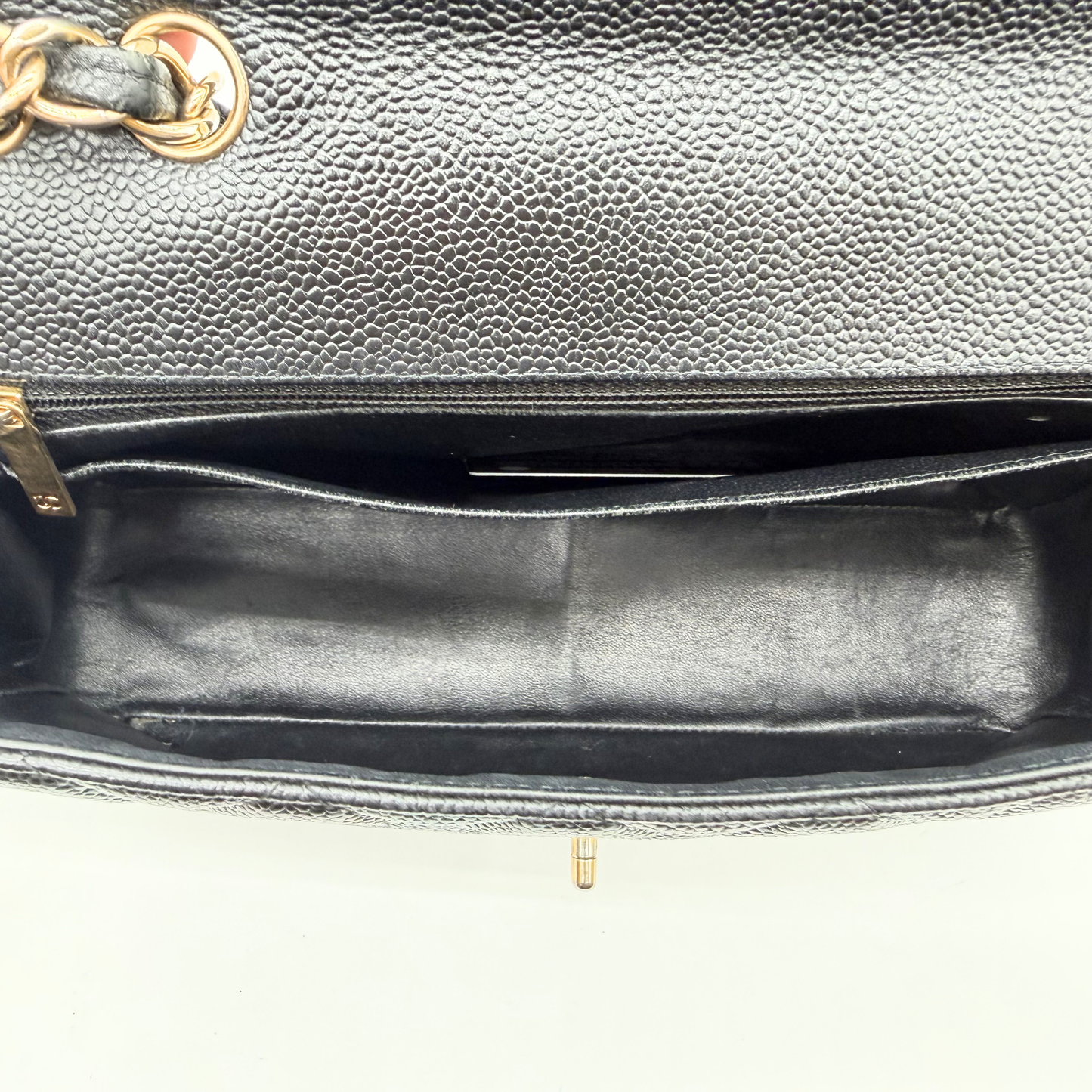 Chanel – Timeless Jumbo Simple Flap 30 cm Cuir Caviar Noir Doré