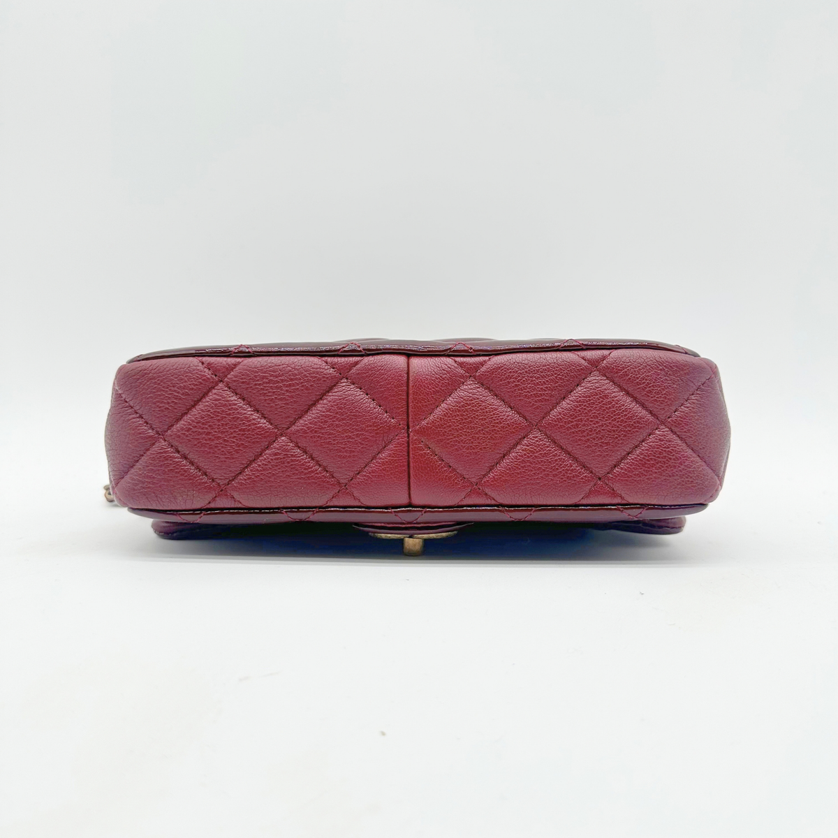 Chanel – Matelassé Cuir Verni Bordeaux