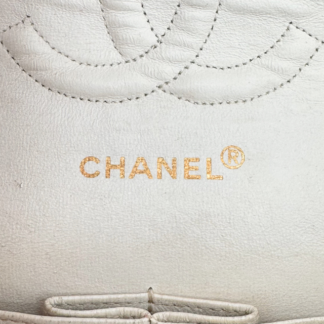 Chanel – Timeless Classique 25 cm Cuir Blanc