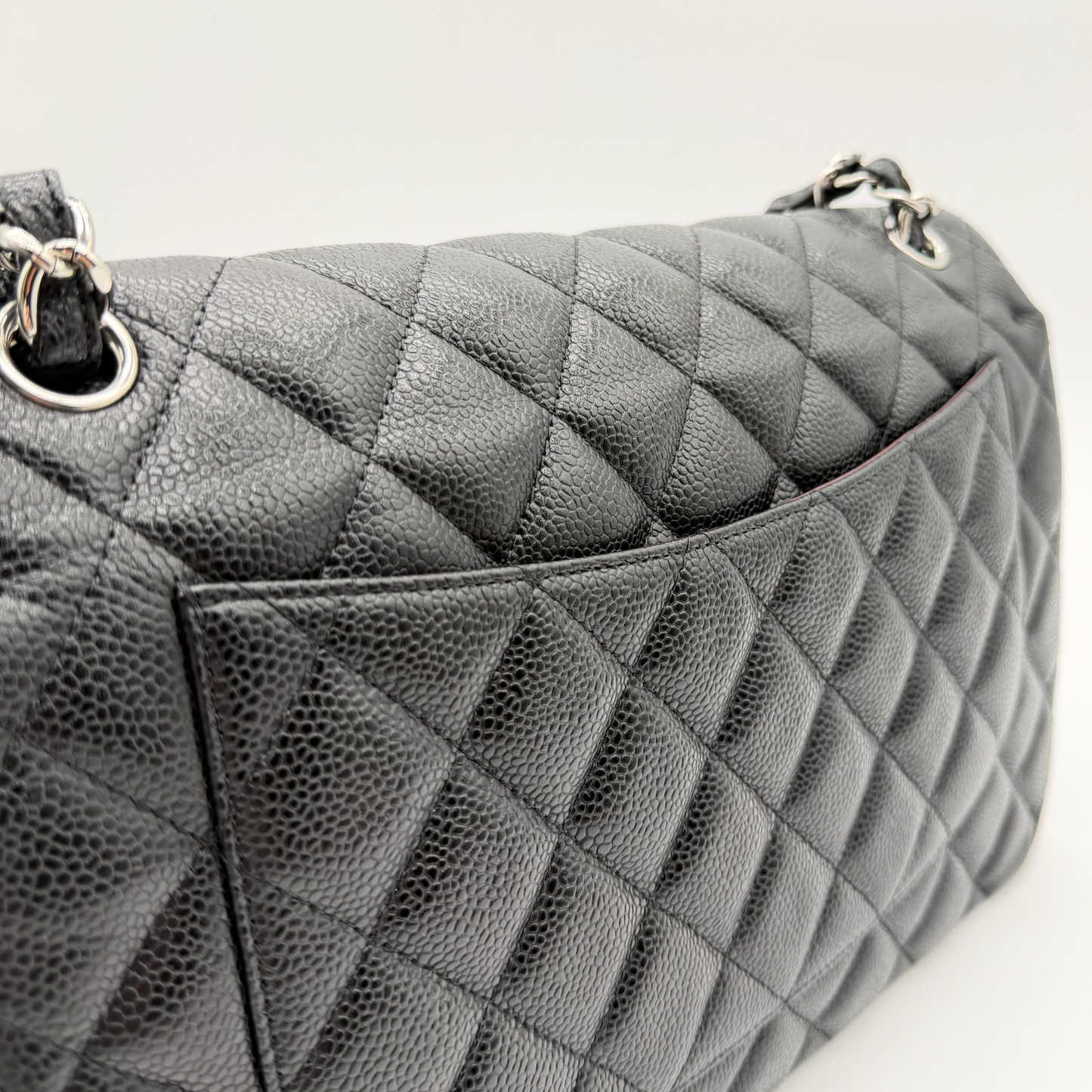 Chanel – Timeless Jumbo Double Flap 30 cm Cuir Caviar Noir