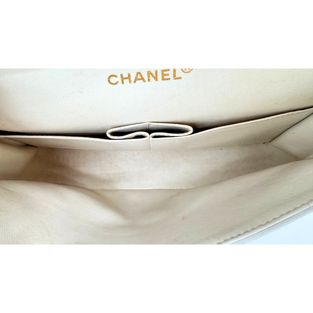 Chanel – Timeless Classique 25 cm Cuir Blanc