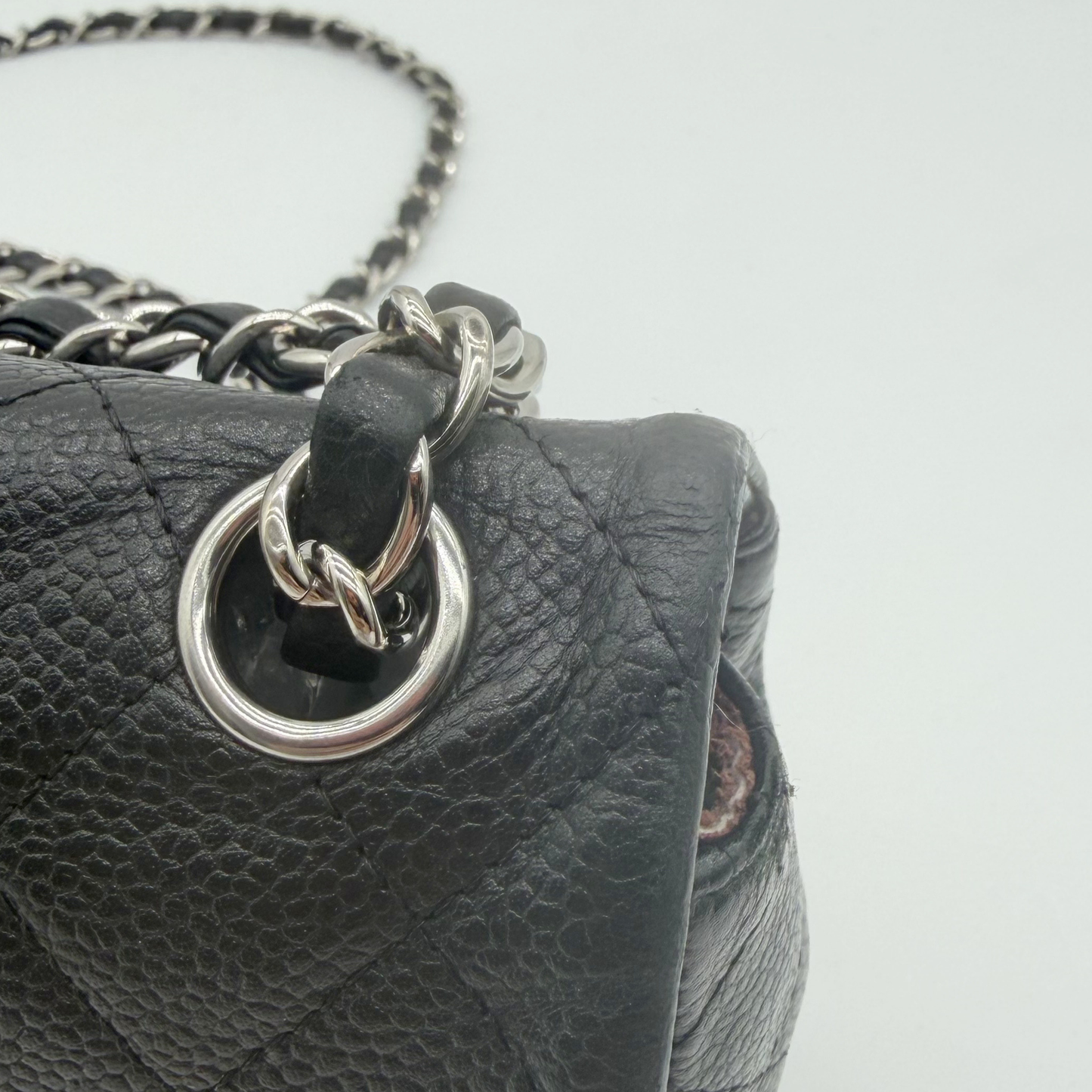 Chanel – Mini Timeless Matelassé 20 cm Cuir Caviar Noir