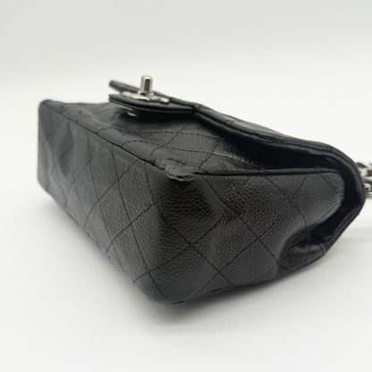 Chanel – Mini Timeless Matelassé 20 cm Cuir Caviar Noir