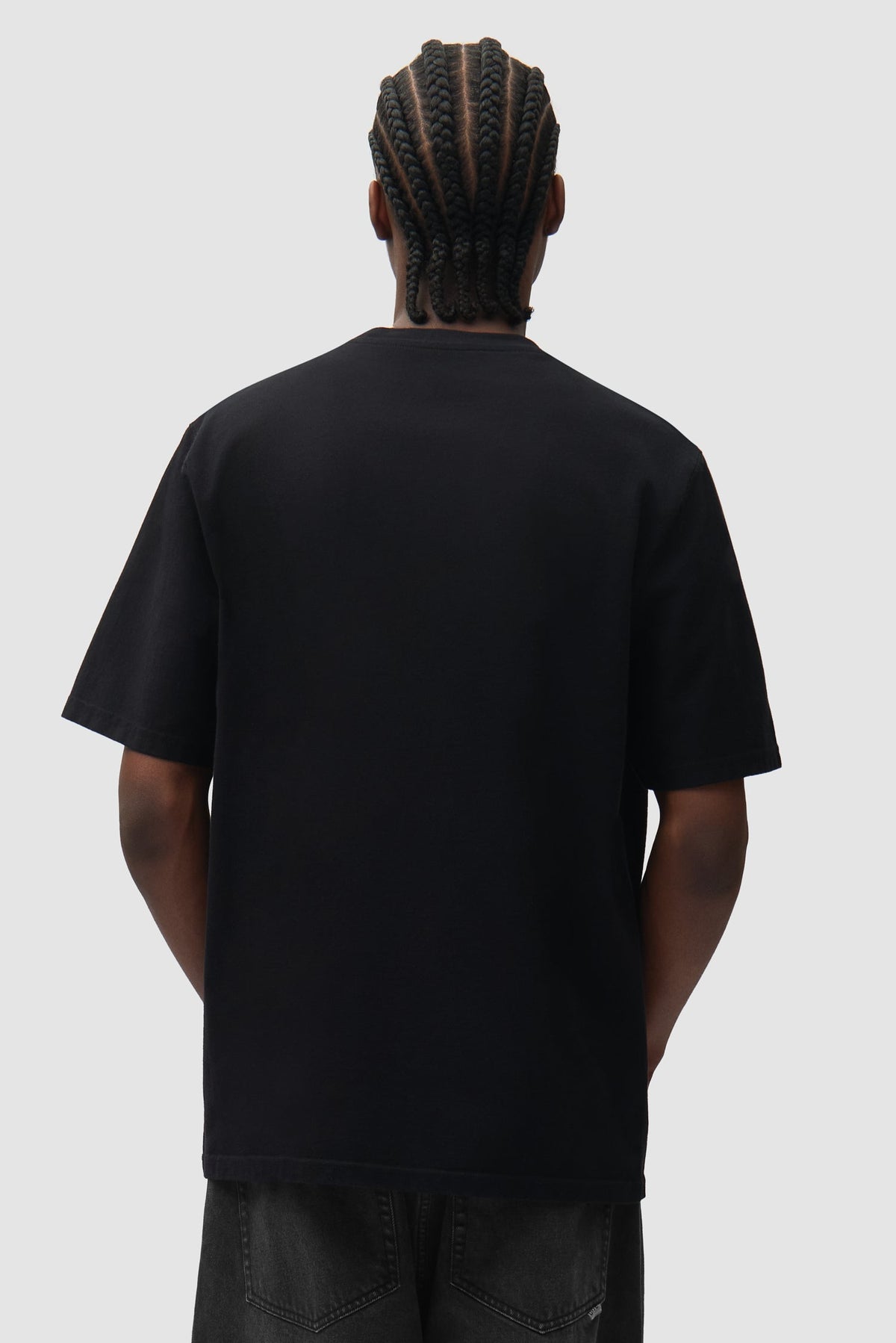 T-shirt Cor noir Arte Antwerp porté