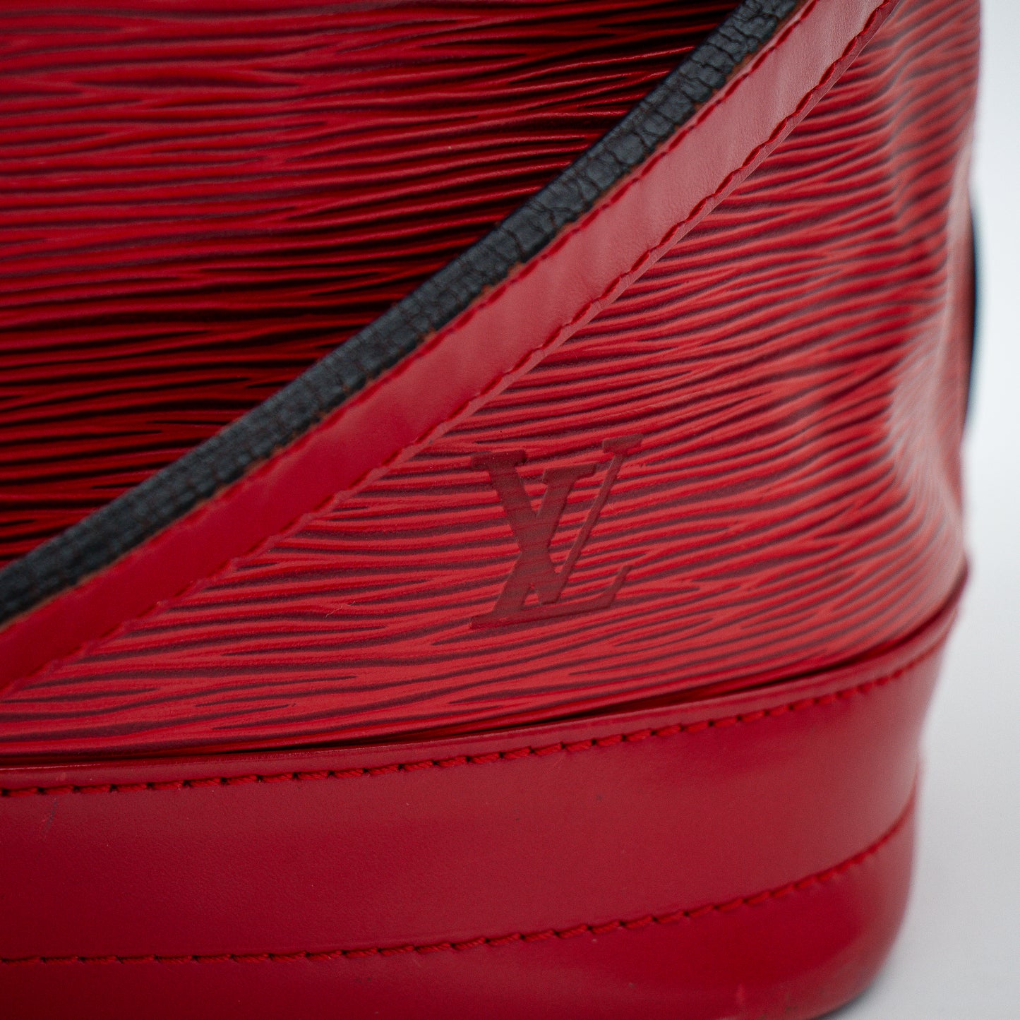 Louis Vuitton – Noé Épi Rouge
