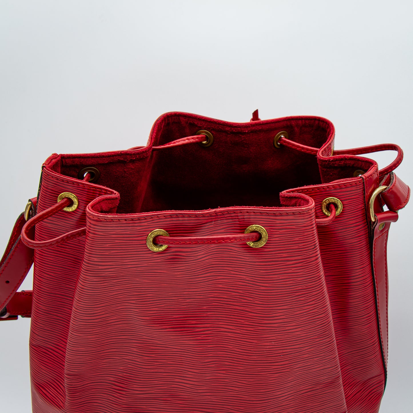 Louis Vuitton – Noé Épi Rouge