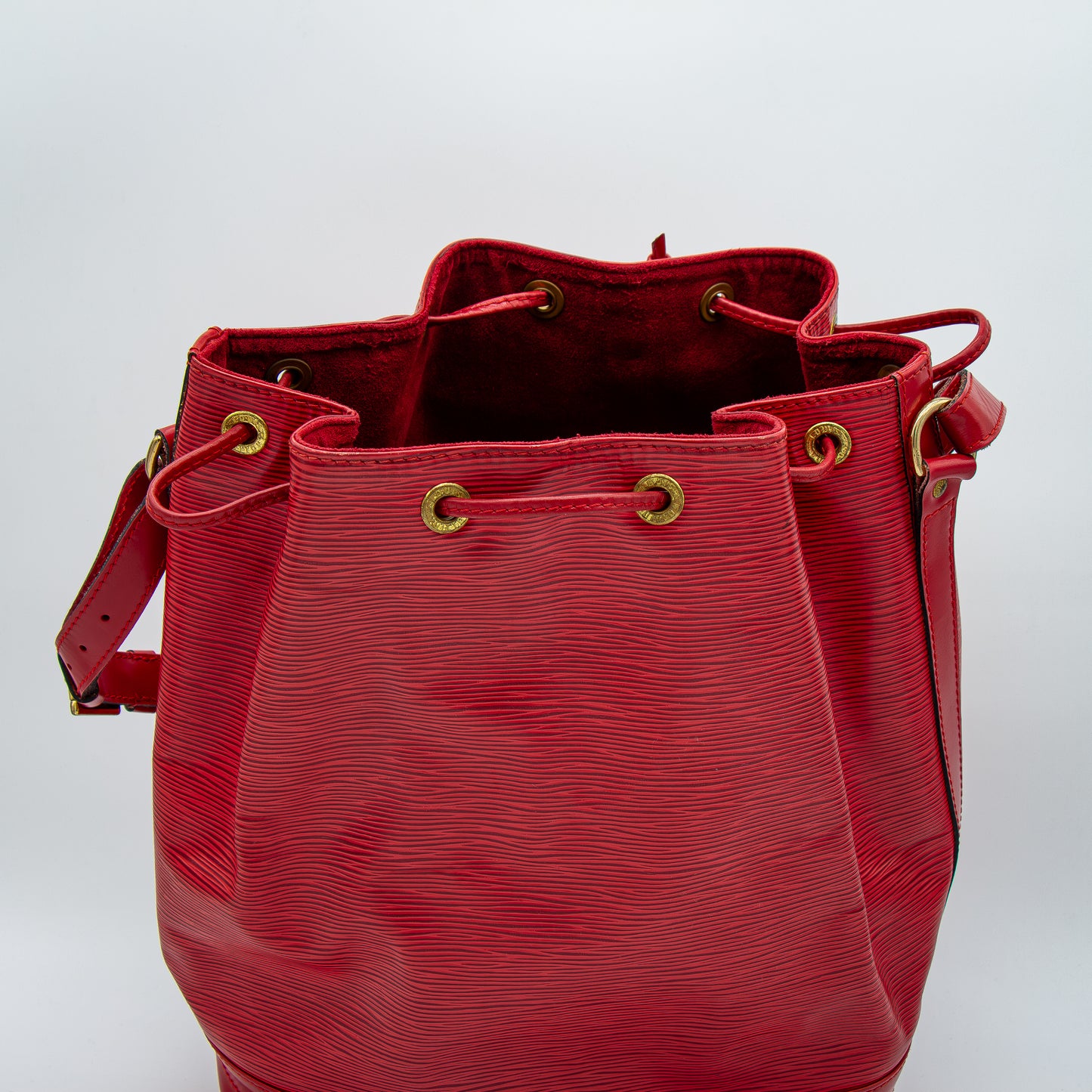 Louis Vuitton – Noé Épi Rouge