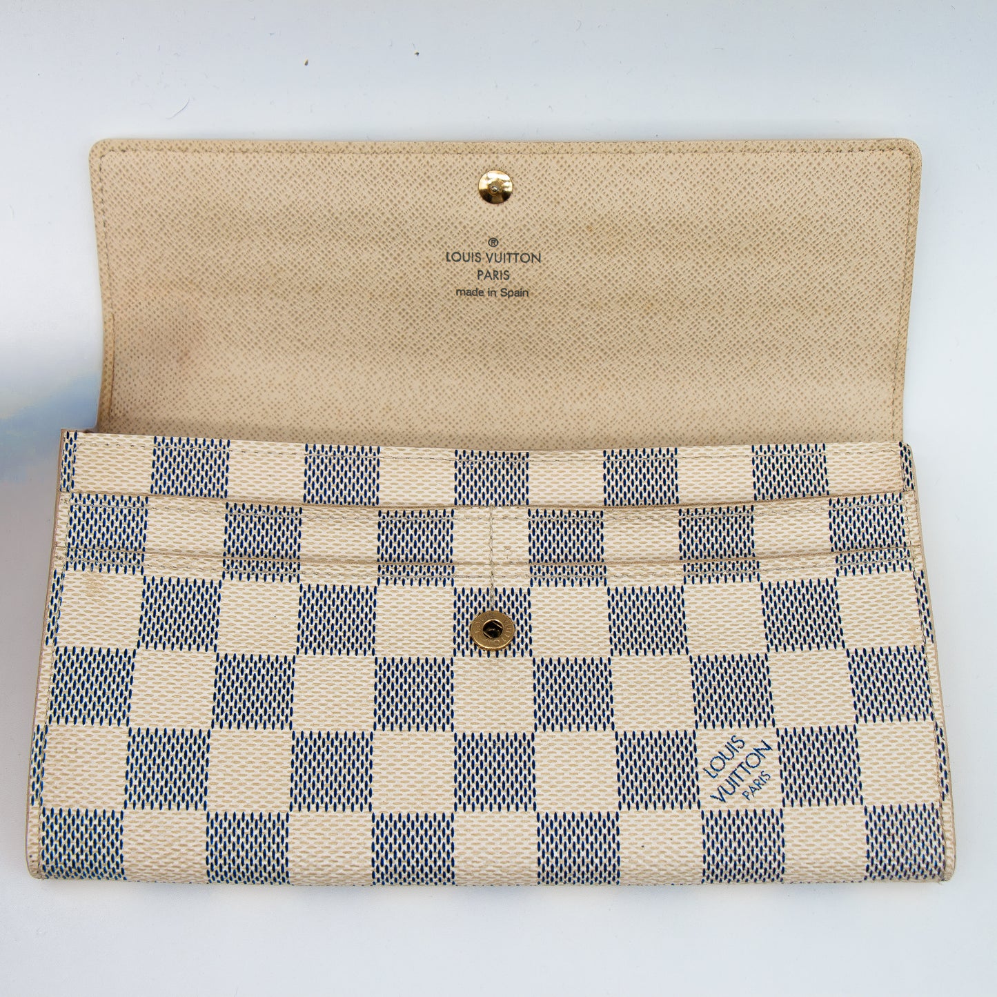 Louis Vuitton – Portefeuille Sarah Damier Azur