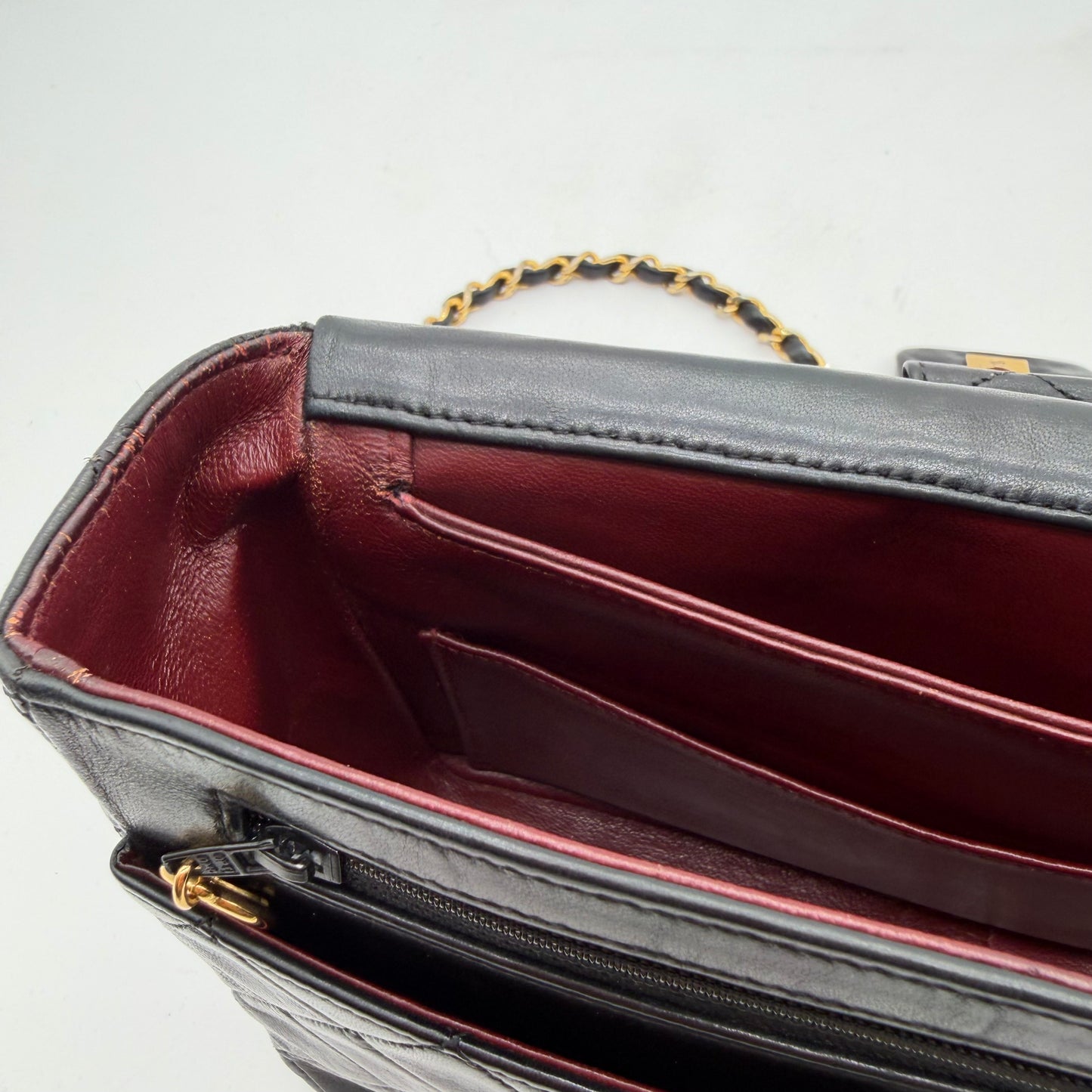 Chanel - Cuir D'agneau matelassé Single Flap 27 cm