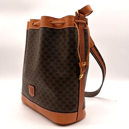 Céline Sac Seau Toile Macadam - vue trois-quarts