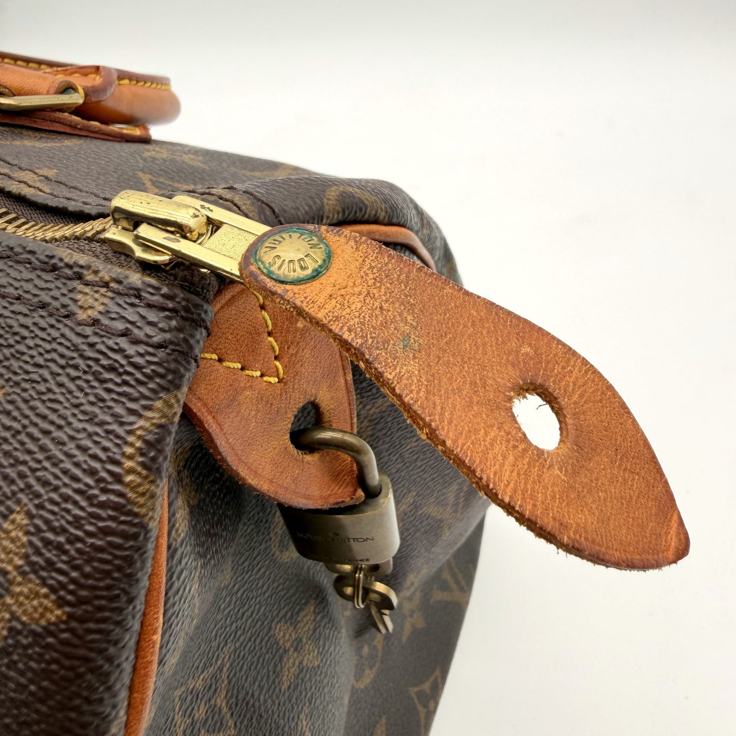 Louis Vuitton Speedy 30 Toile Monogram - détail zip et cachet