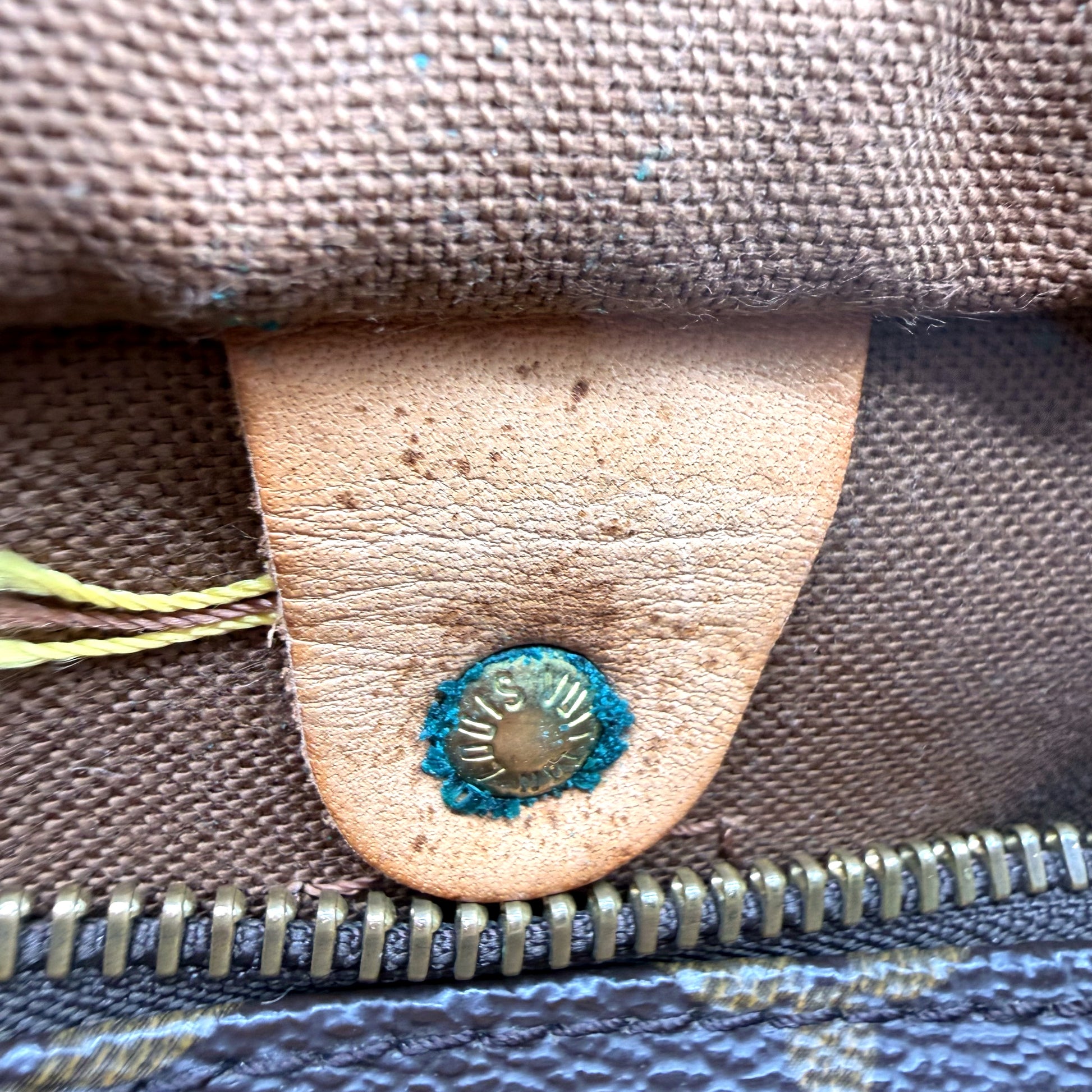 Louis Vuitton Speedy 30 Toile Monogram - languette code date atelier VI