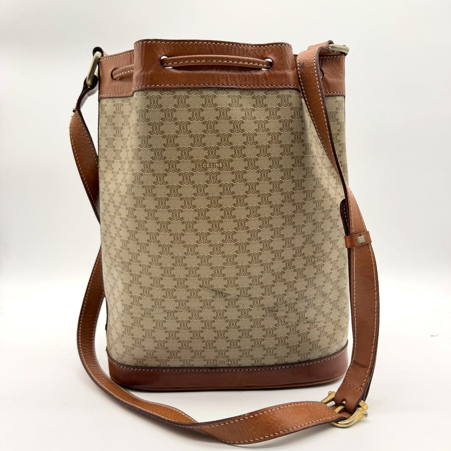 Céline sac seau Macadam blanc - vue arrière avec bandoulière