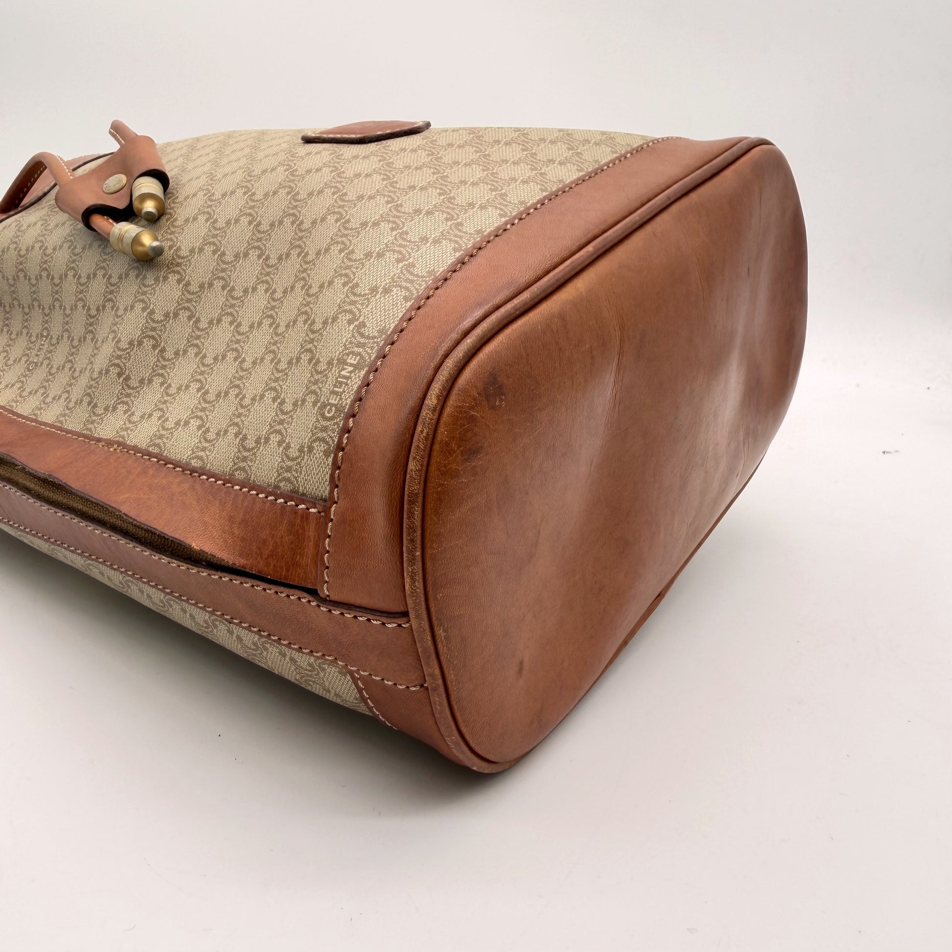 Céline sac seau Macadam blanc - fond cuir et embouts