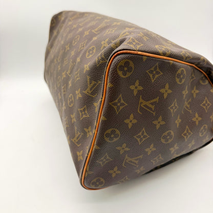 Louis Vuitton Speedy 40 toile Monogram - angle base et coin