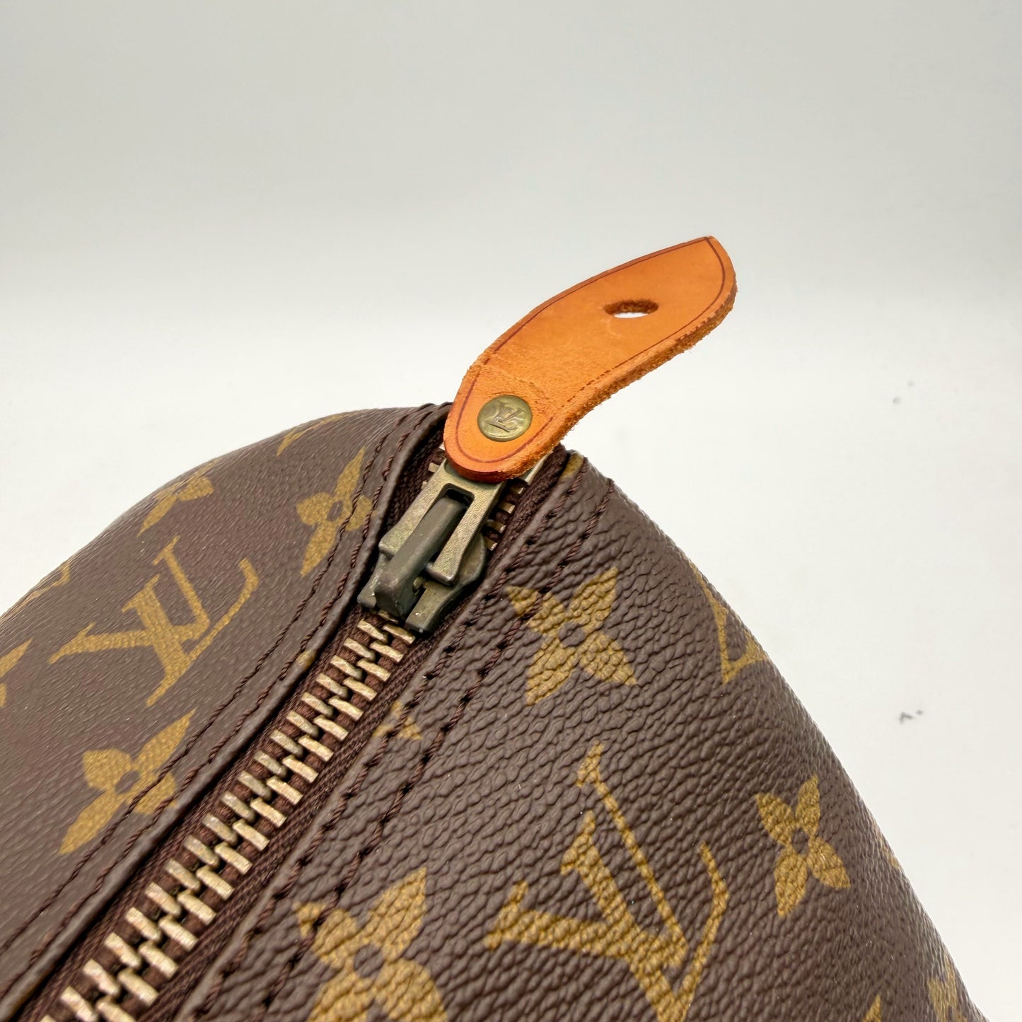 Louis Vuitton Speedy 40 - détail fermeture zip laiton