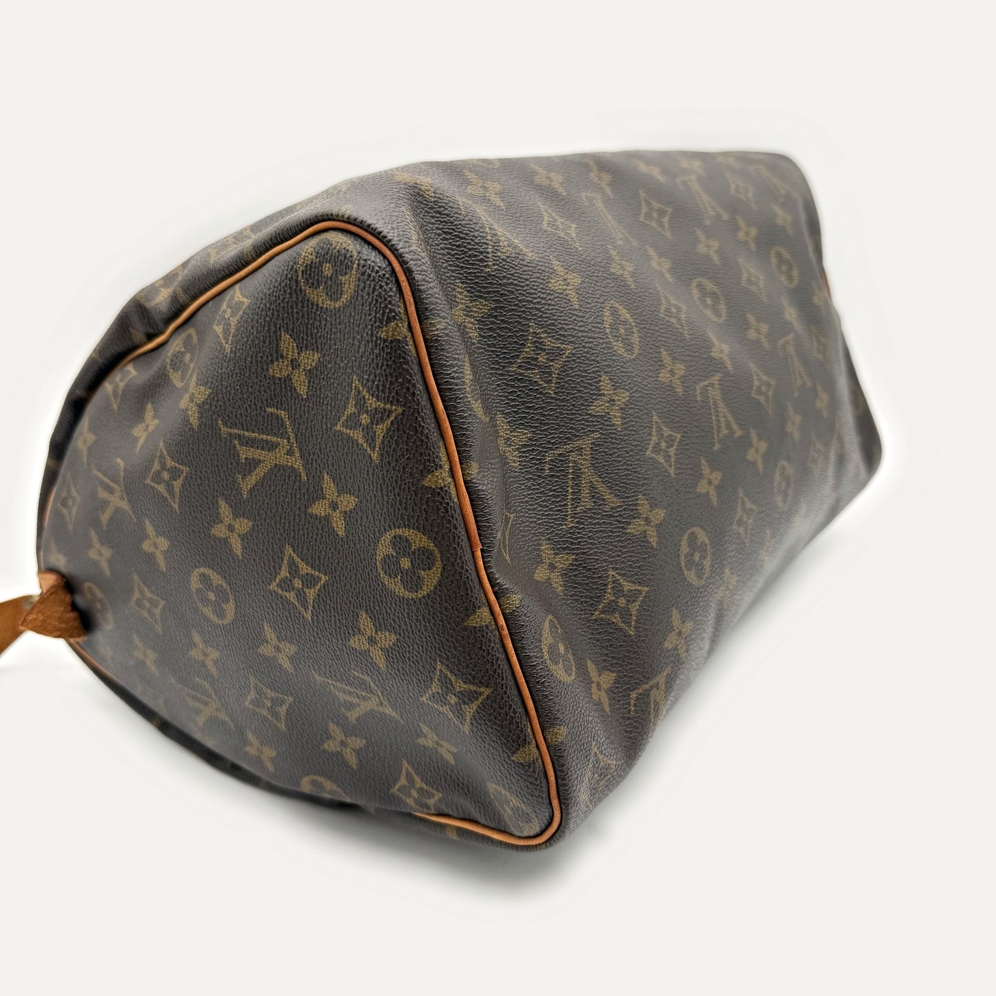 Louis Vuitton Speedy 35 Monogram - angle dessous et passepoil