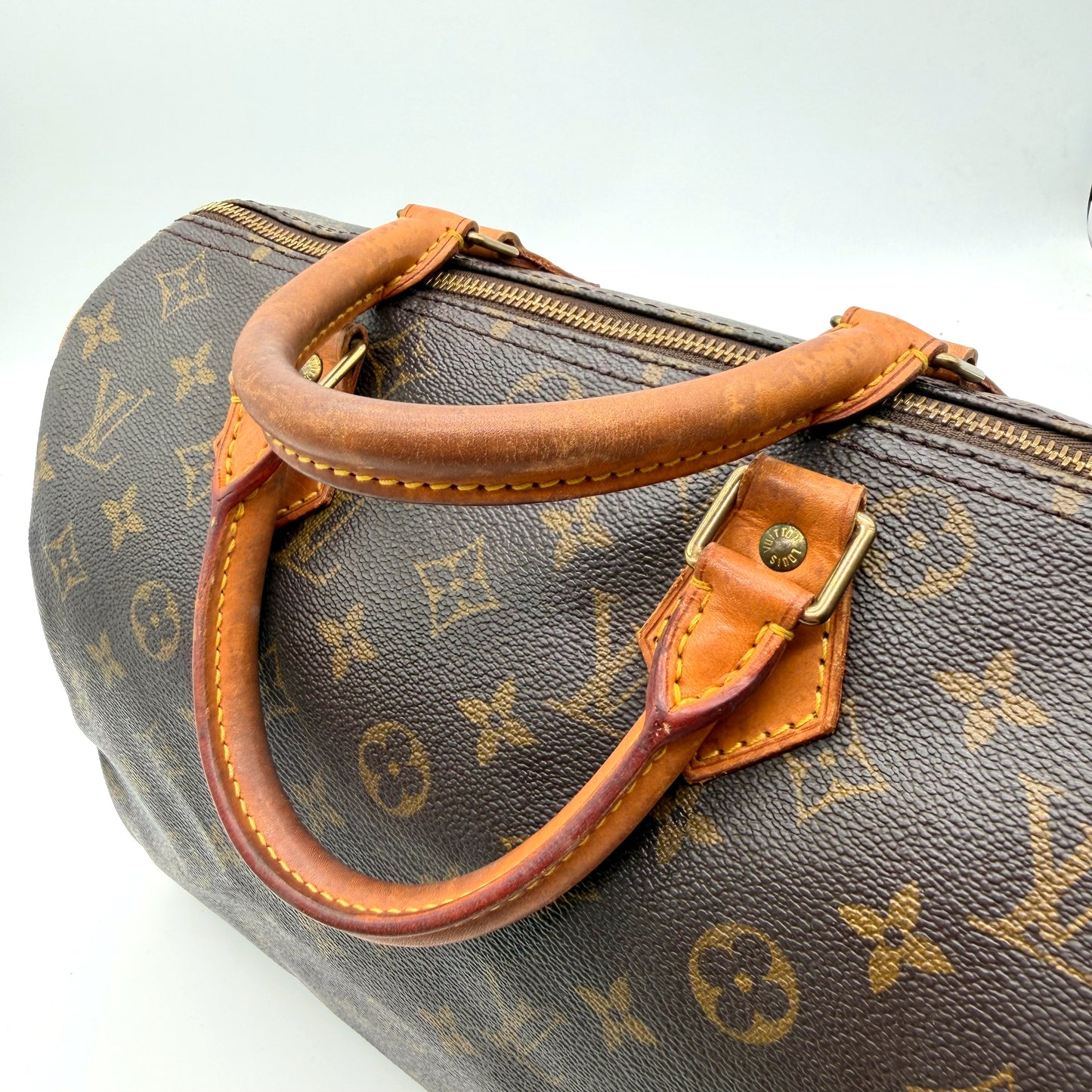 Louis Vuitton Speedy 30 - anses cuir naturel patine foncée détail
