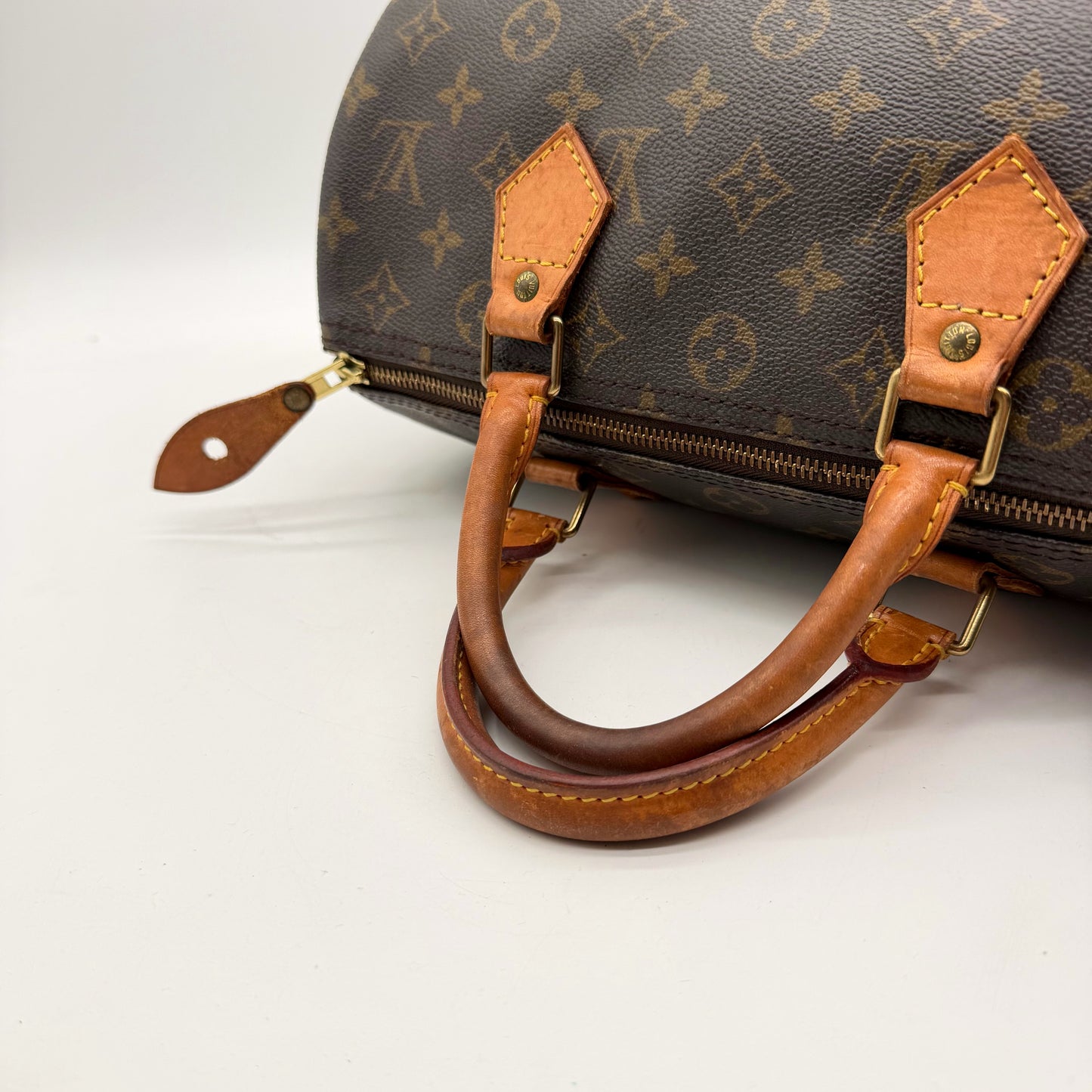 Louis Vuitton Speedy 30 - anses et attaches zip détail