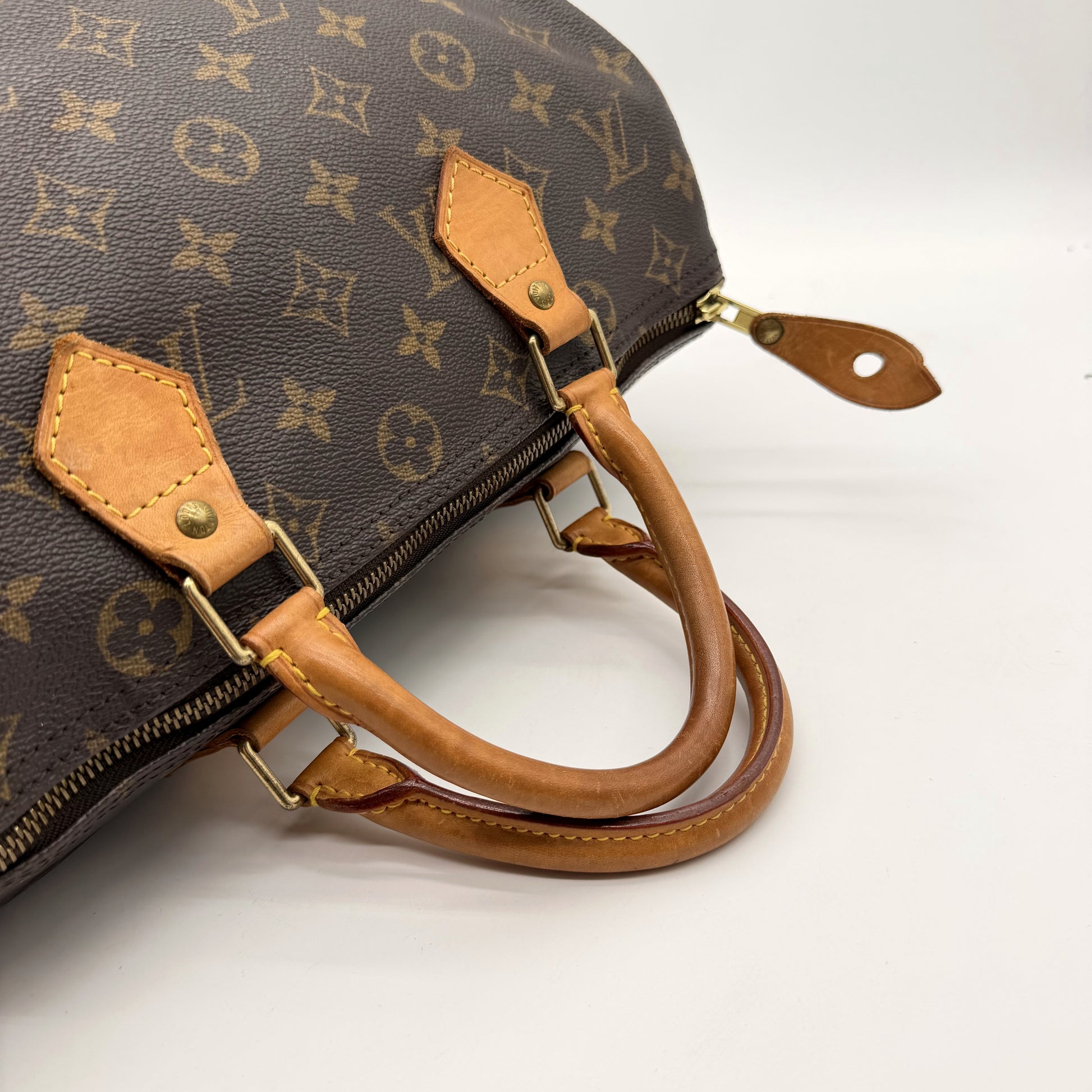 Louis Vuitton Speedy 30 - vue de dessus, poignées et zip