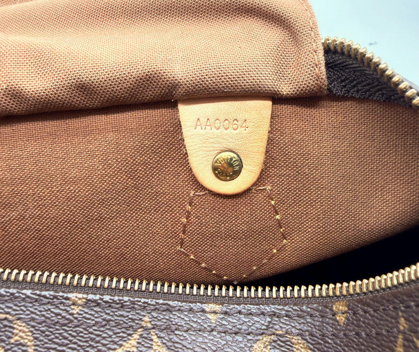 Louis Vuitton Speedy 30 - code date AA0064, fabriqué en France juin 2004