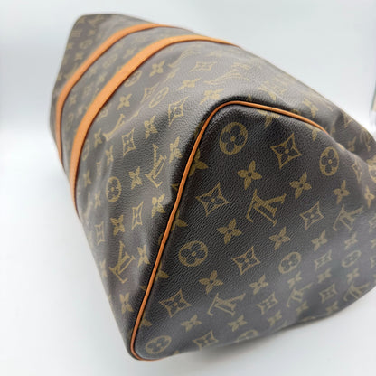 Louis Vuitton Keepall 45 Toile Monogram - dessous et angle passepoil